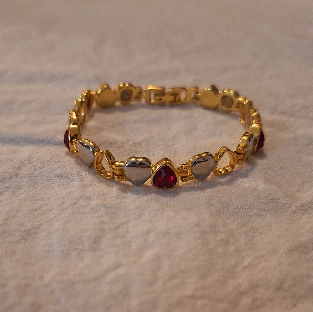 Vintage gold heart bracelet